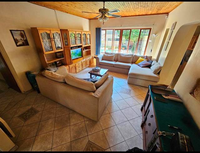 4 BEDROOM HOUSE FOR SALE IN MAGALIESKRUIN